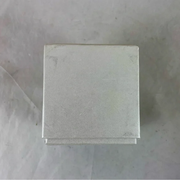 Jessica Simpson Crystal Accented Woman's Watch JW0002GD Gold Pearl 35mm NEW READ - Picture 9 of 9